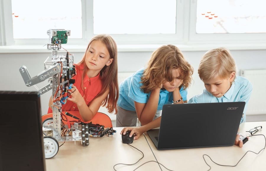 Công nghệ mang lại những lợi ích gì cho trẻ em